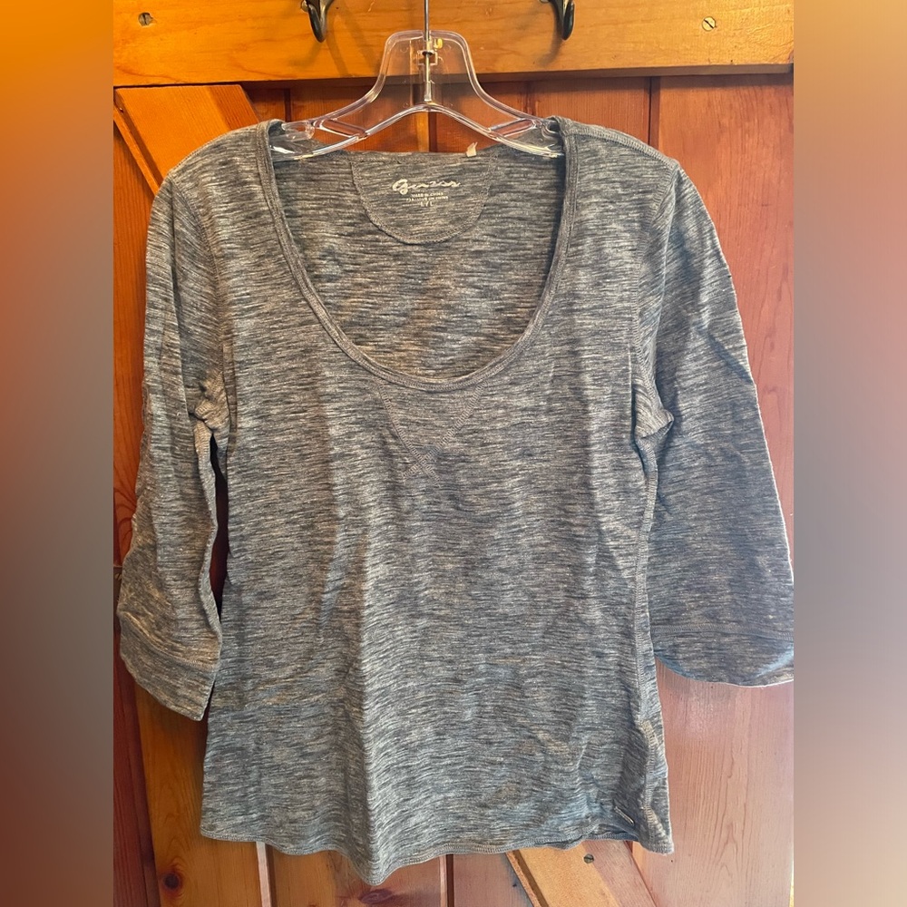 Guess women’s 3/4 sleeve top. Large. Gray. New with tags.